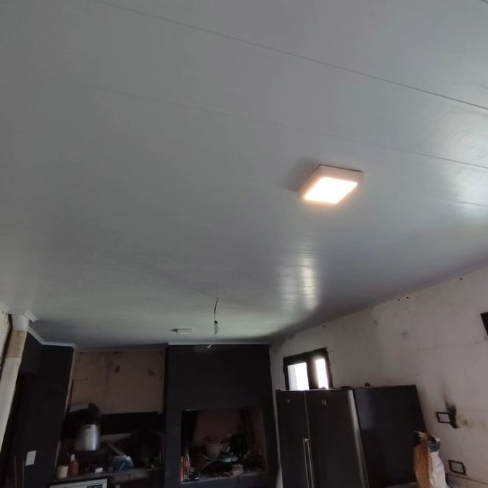 Techo de PVC instalado, obra de cliente
